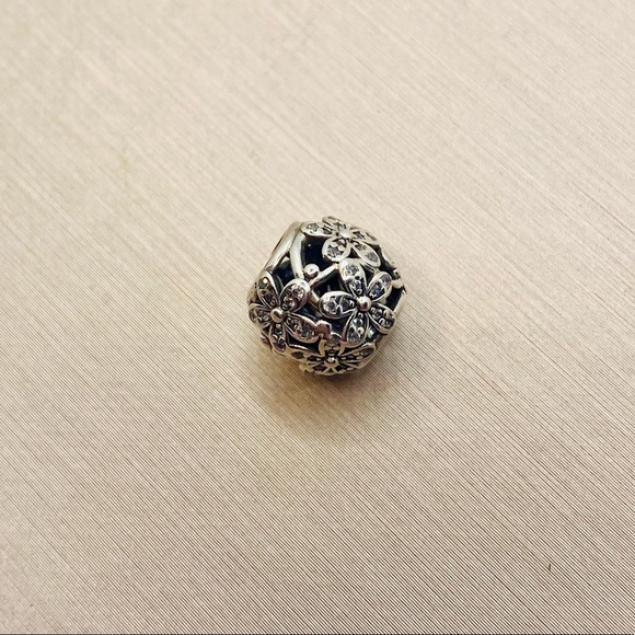 EUC Pandora 791492CZ Sterling Silver Dazzling Daisy Meadow Openworks Bead w/ CZ - Picture 5 of 9